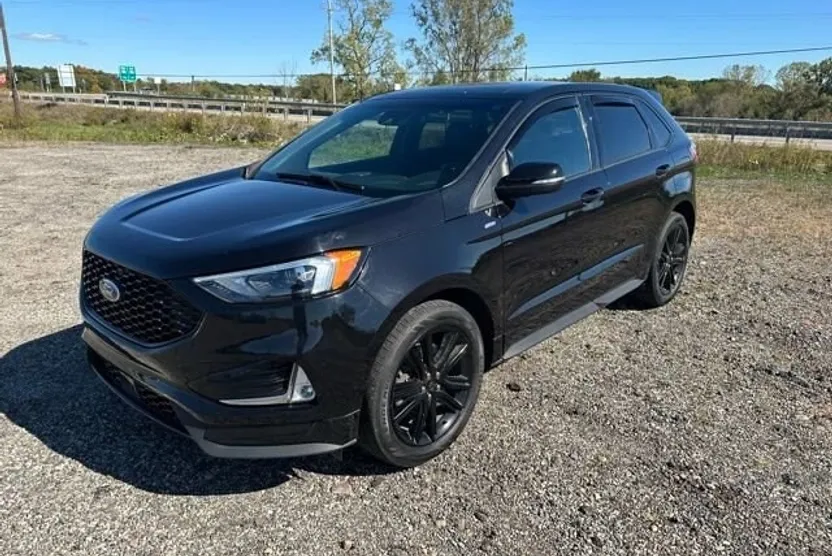 2020 Ford Edge SEL photo 1
