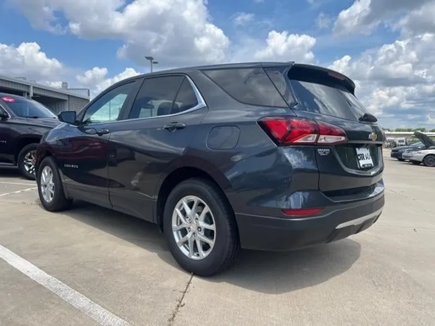2023 Chevrolet Equinox LT photo 1