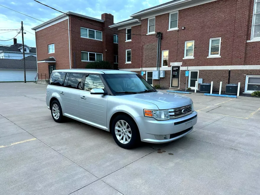 2009 Ford Flex SEL photo 1