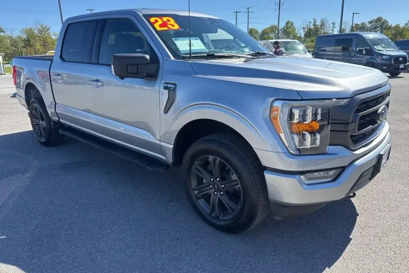 2023 Ford F-150 XLT photo 1