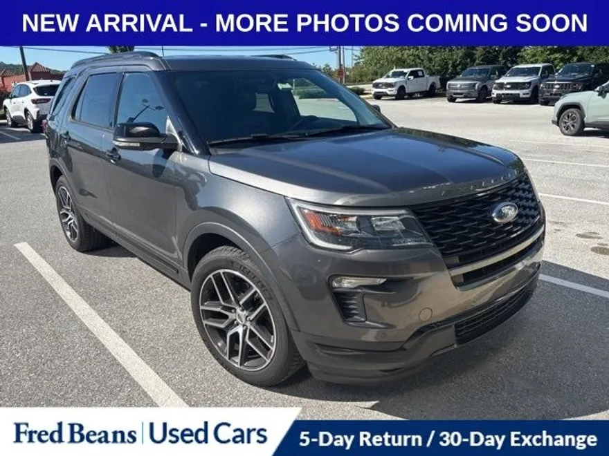 2019 Ford Explorer Sport photo 1