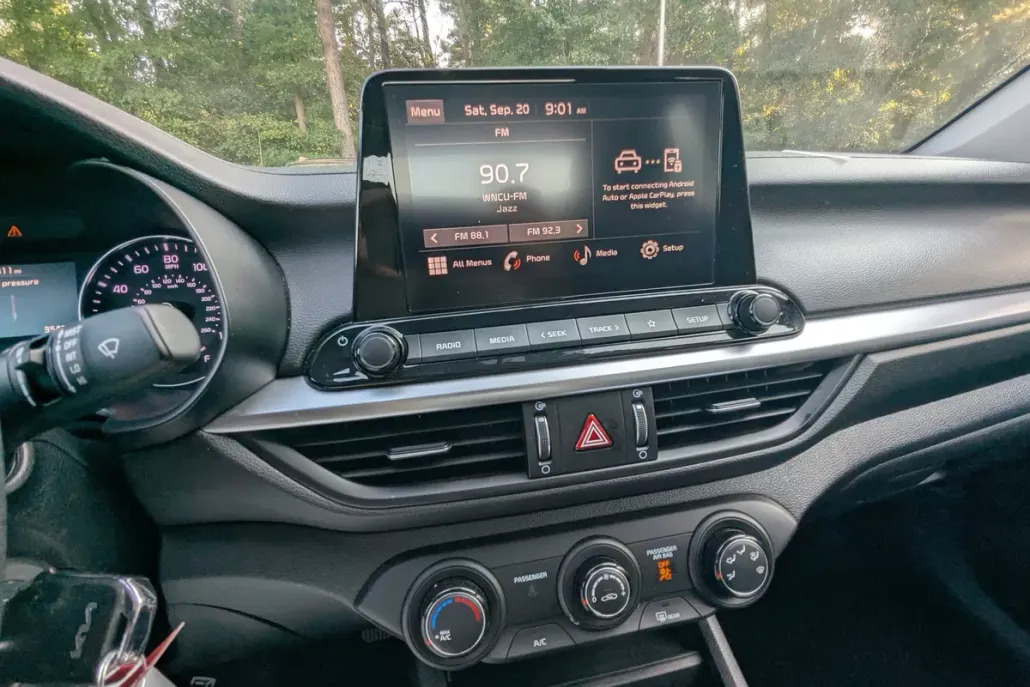 2024 Kia Forte LXS photo 1