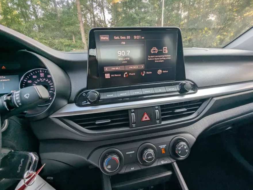 2024 Kia Forte LXS photo 1