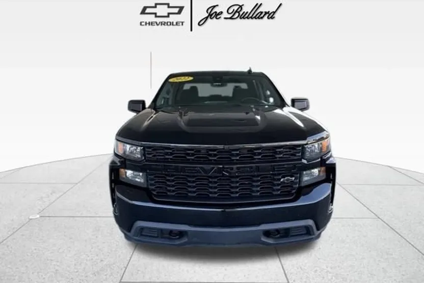 2022 Chevrolet Silverado 1500 Custom photo 1