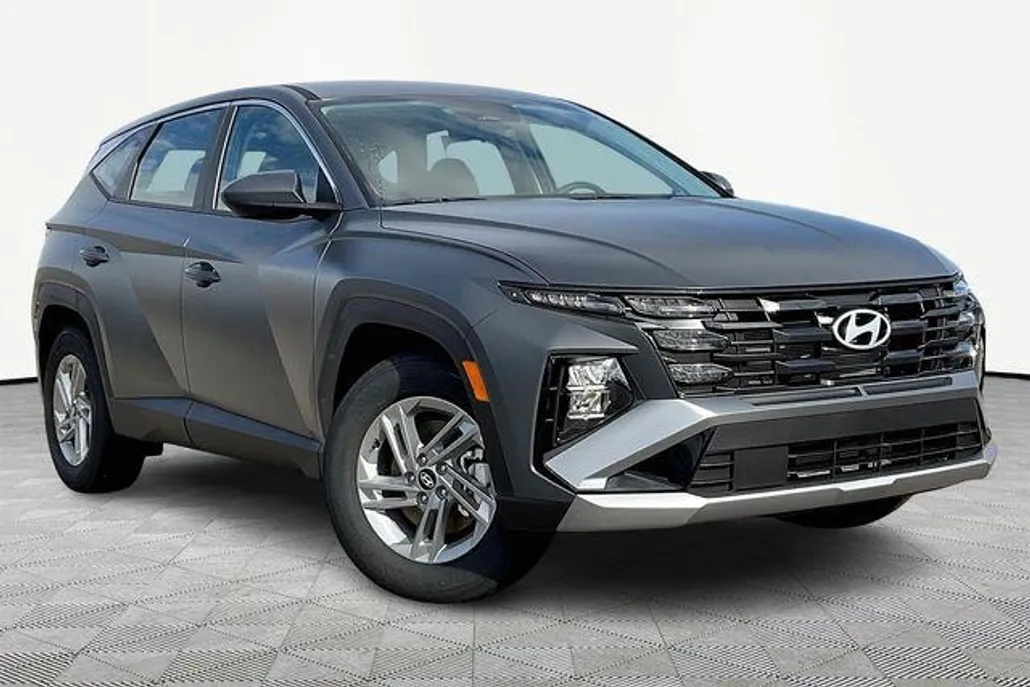 2025 Hyundai Tucson SE photo 1