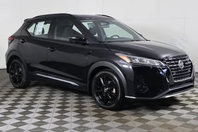 2021 Nissan Kicks SR photo 1