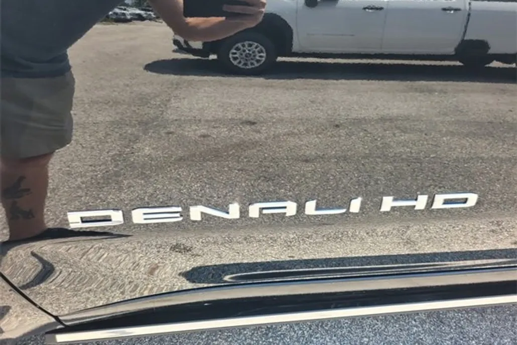 2025 Gmc Sierra 3500 HD Denali Ultimate photo 1