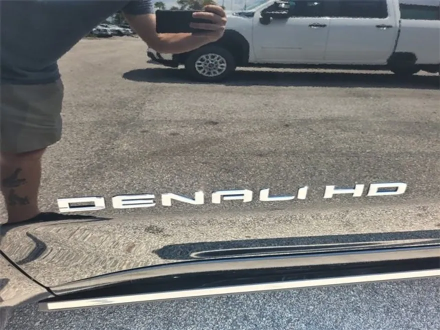2025 Gmc Sierra 3500 HD Denali Ultimate photo 1