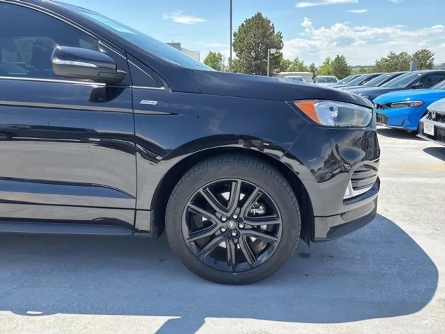 2020 Ford Edge ST photo 1