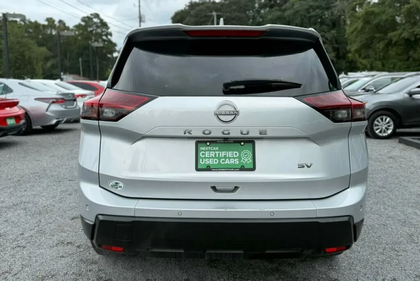 2024 Nissan Rogue SV photo 1