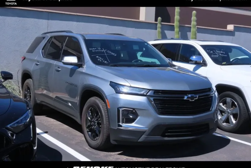 2023 Chevrolet Traverse photo 1