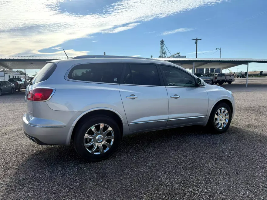 2017 Buick Enclave Leather photo 1