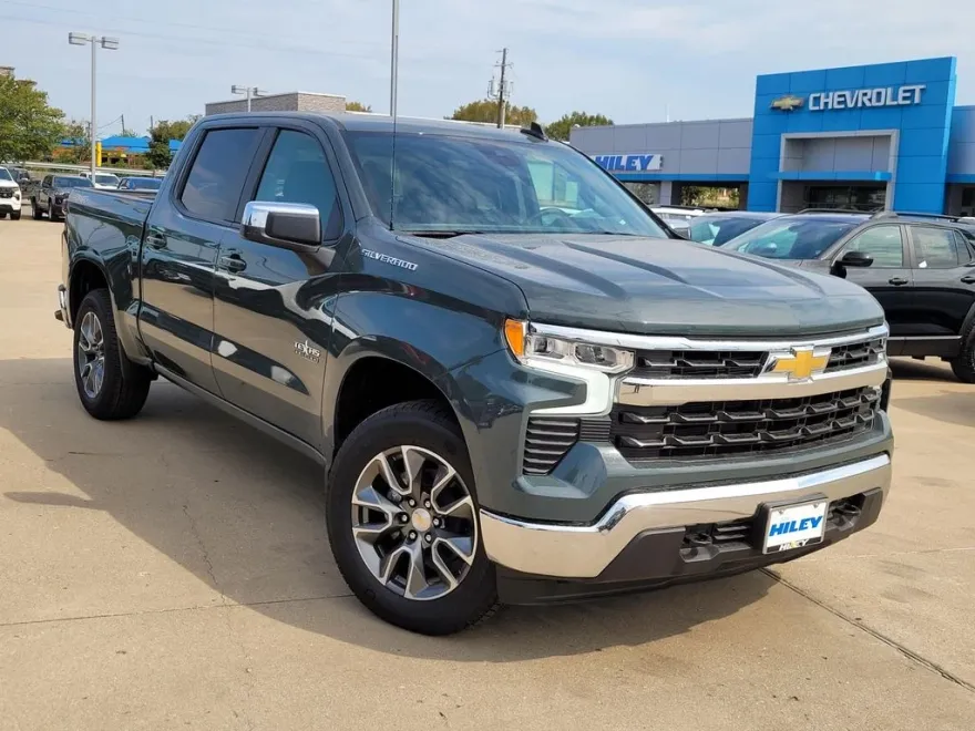 2025 Chevrolet Silverado 1500 LT photo 1