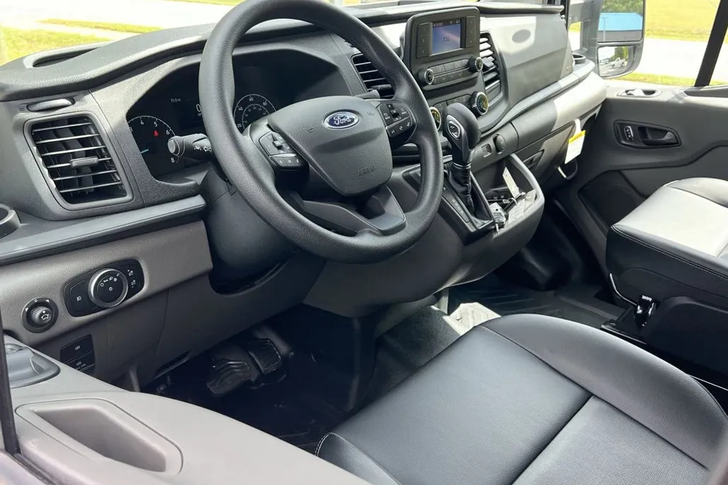 2025 Ford Transit Cargo Van photo 1