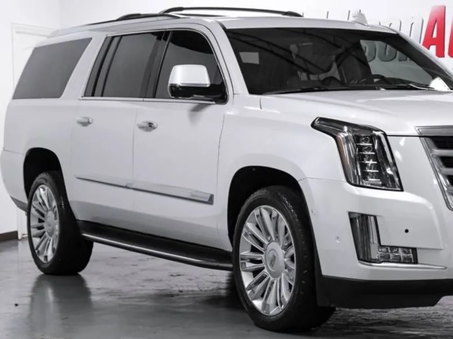 2019 Cadillac Escalade ESV Luxury photo 6