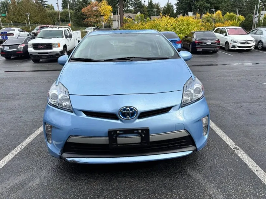 2015 Toyota Prius Plug-in Hybrid photo 1