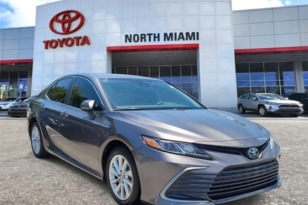 2024 Toyota Camry LE photo 1