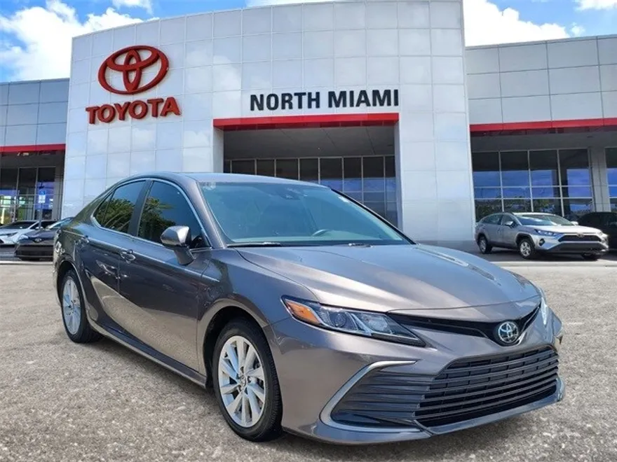 2024 Toyota Camry LE photo 1