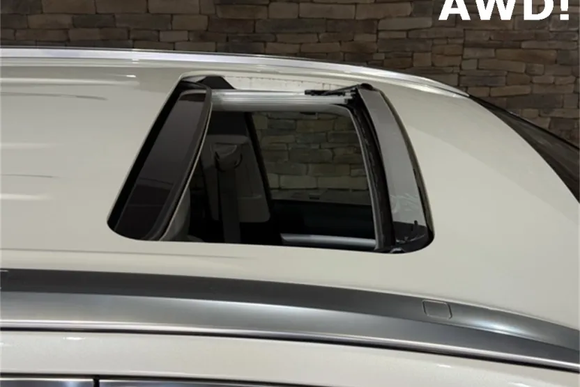 2017 Toyota Highlander SE photo 1