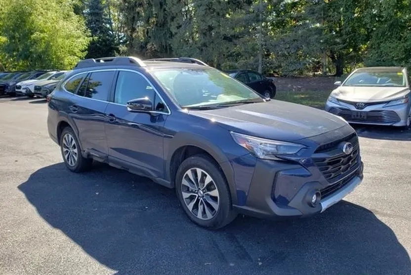 2023 Subaru Outback Limited photo 1