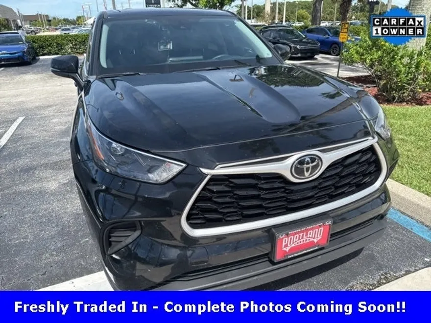 2023 Toyota Highlander L photo 1