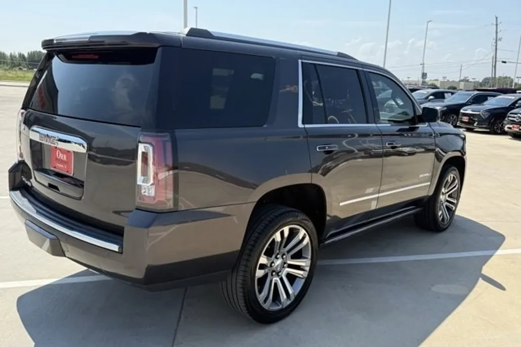 2017 Gmc Yukon Denali photo 1