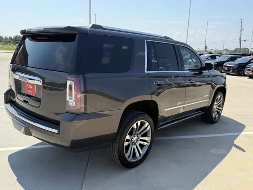 2017 Gmc Yukon Denali photo 1