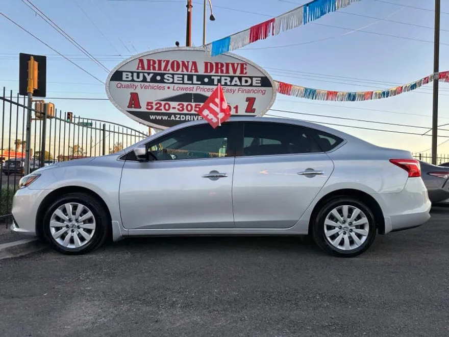 2016 Nissan Sentra S photo 1