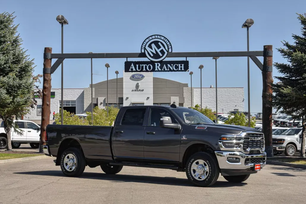 2025 Ram 3500 Tradesman photo 1