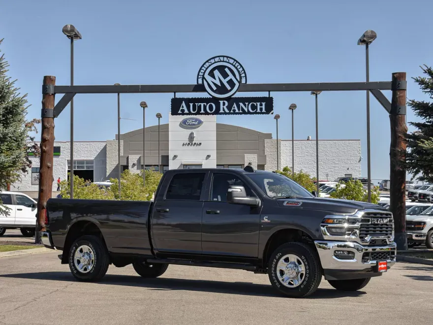 2025 Ram 3500 Tradesman photo 1