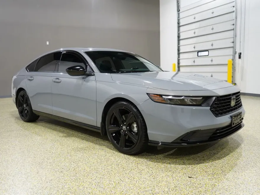 2023 Honda Accord Hybrid Sport-L photo 1