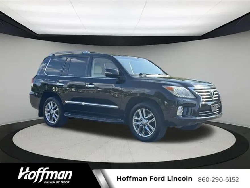 2013 Lexus LX 570 photo 1