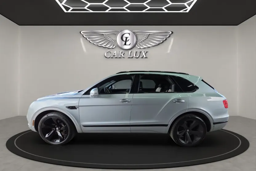 2018 Bentley Bentayga W12 photo 1