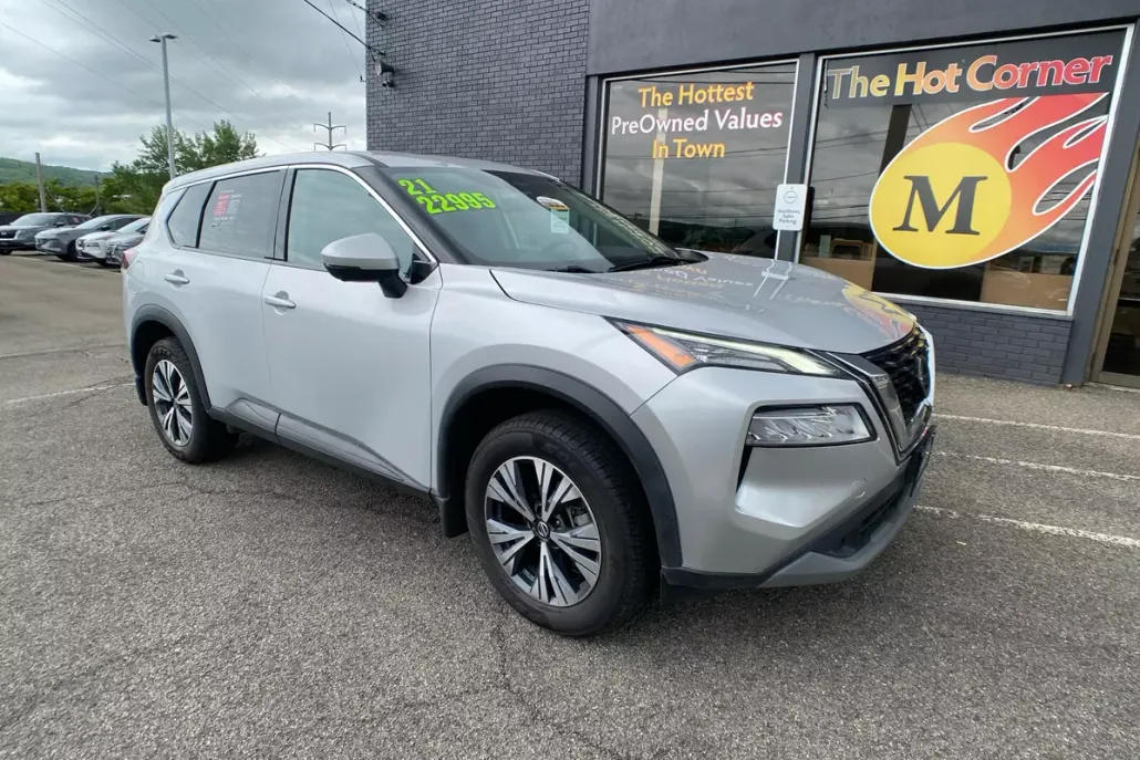 2021 Nissan Rogue SV photo 1