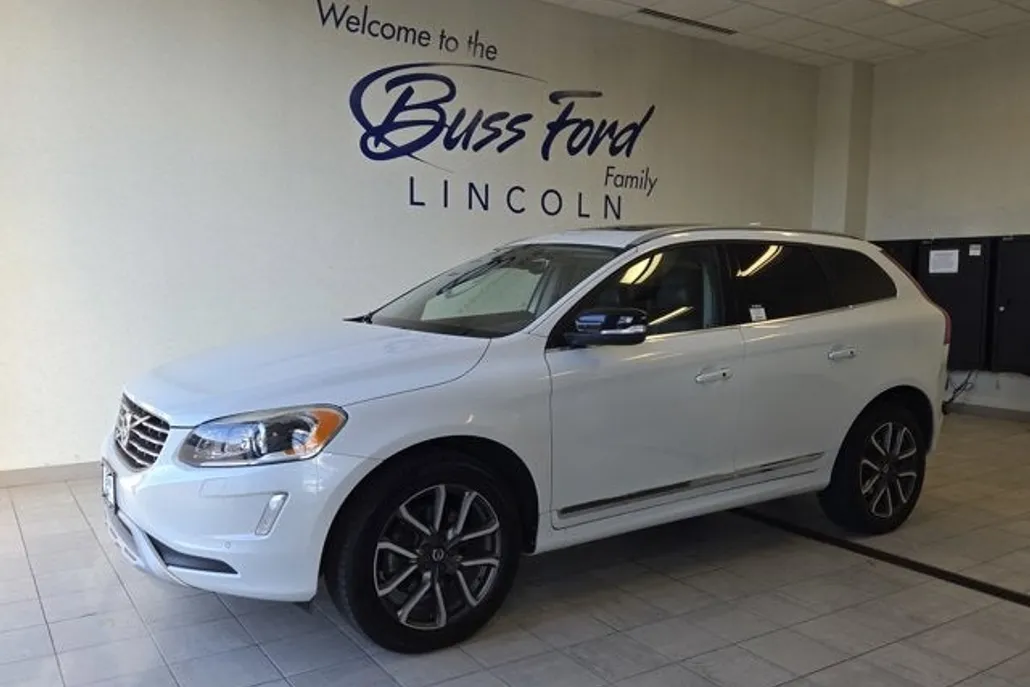 2017 Volvo XC60 T6 Dynamic photo 1