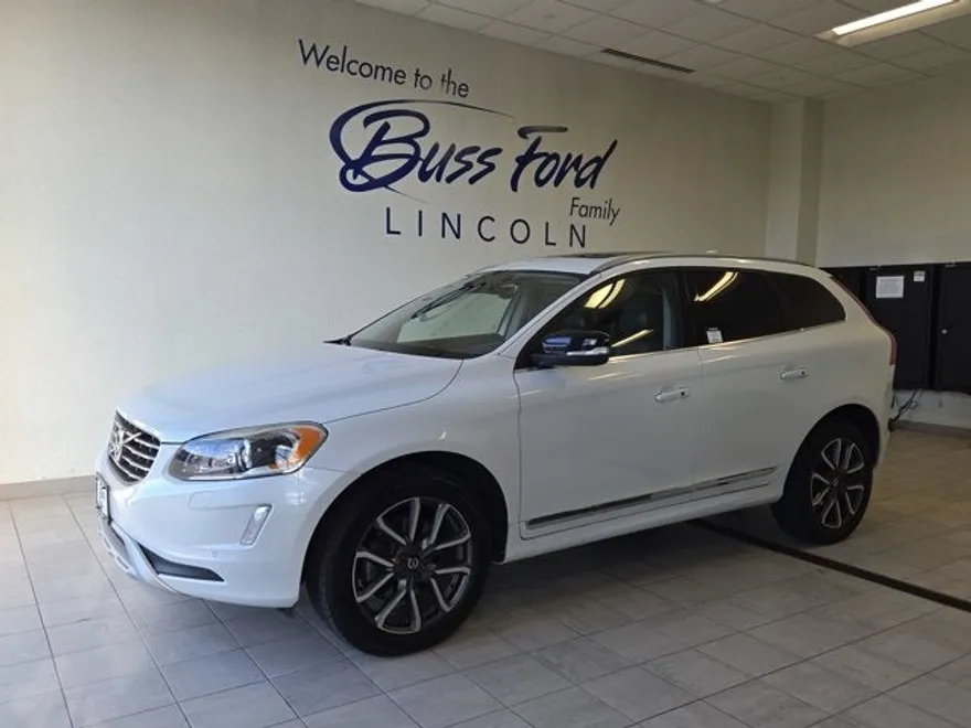 2017 Volvo XC60 T6 Dynamic photo 1