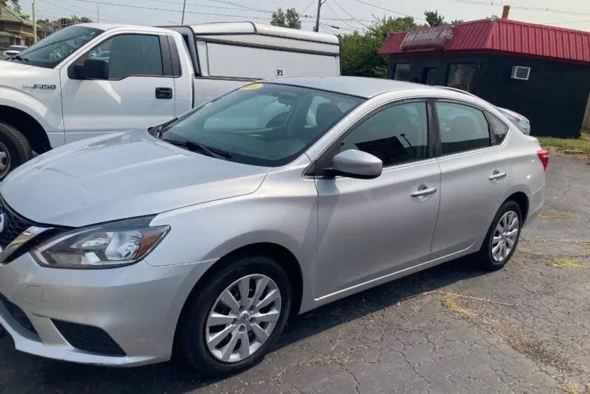 2018 Nissan Sentra S photo 1