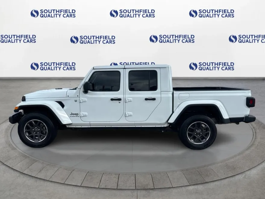 2023 Jeep Gladiator Overland photo 3