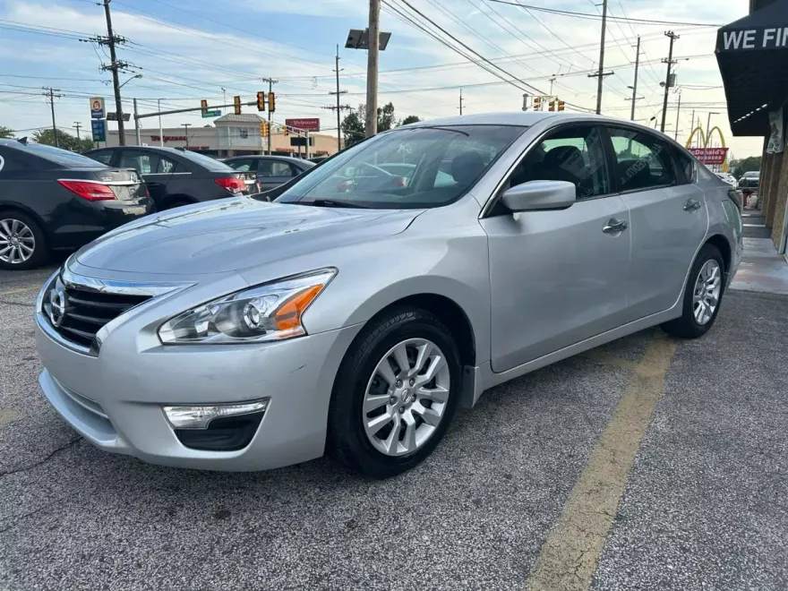 2015 Nissan Altima 2.5 photo 1
