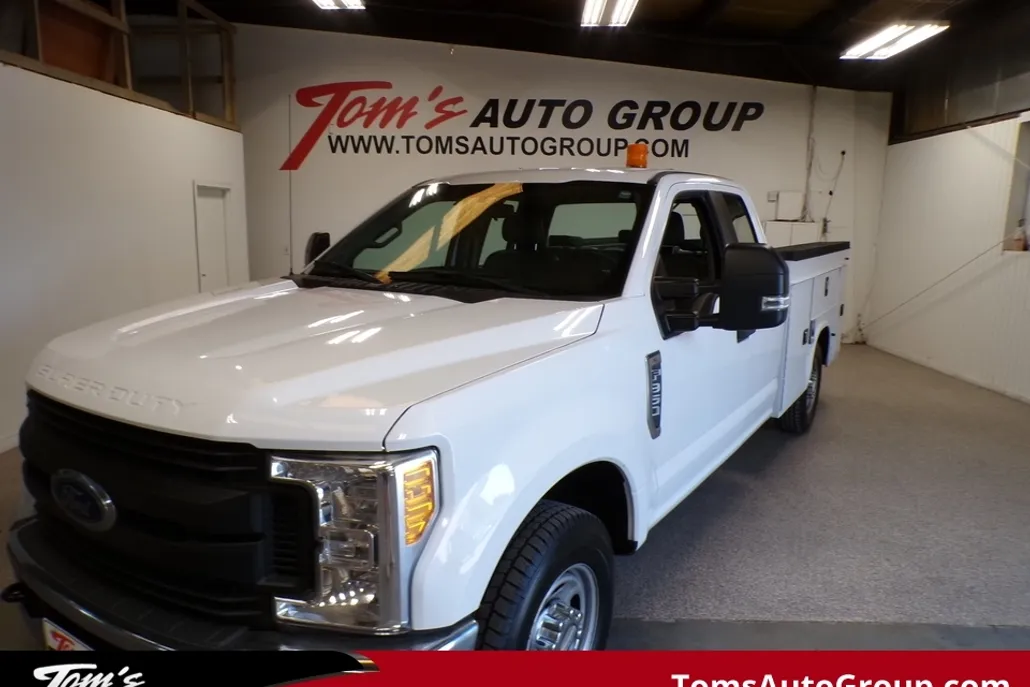 2017 Ford F-350 XL photo 1