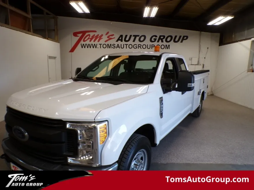 2017 Ford F-350 XL photo 1