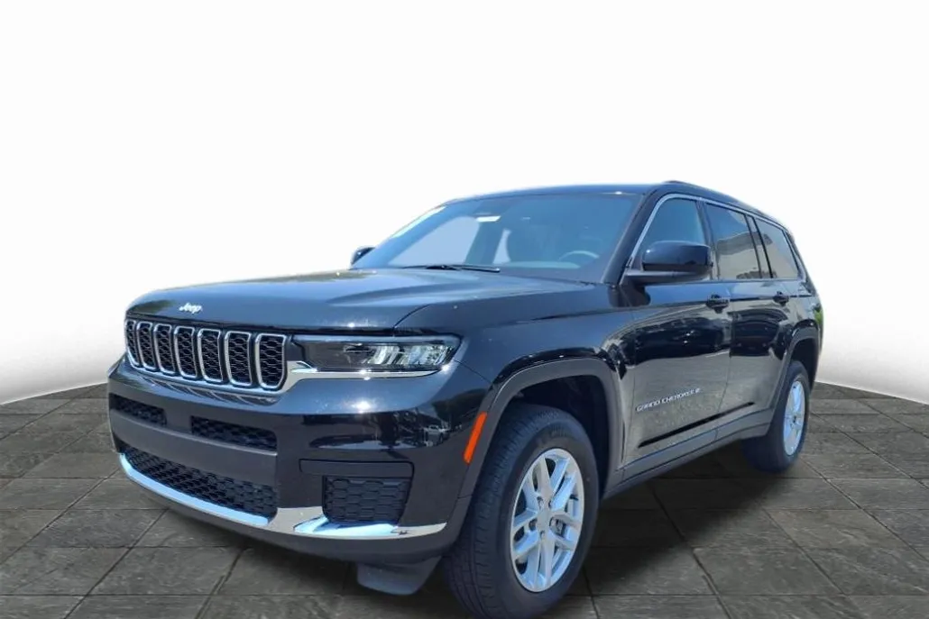2025 Jeep Grand Cherokee Laredo X photo 1