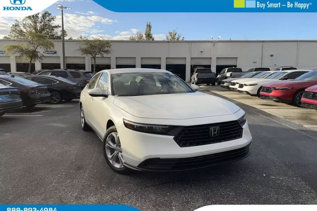 2025 Honda Accord LX photo 1
