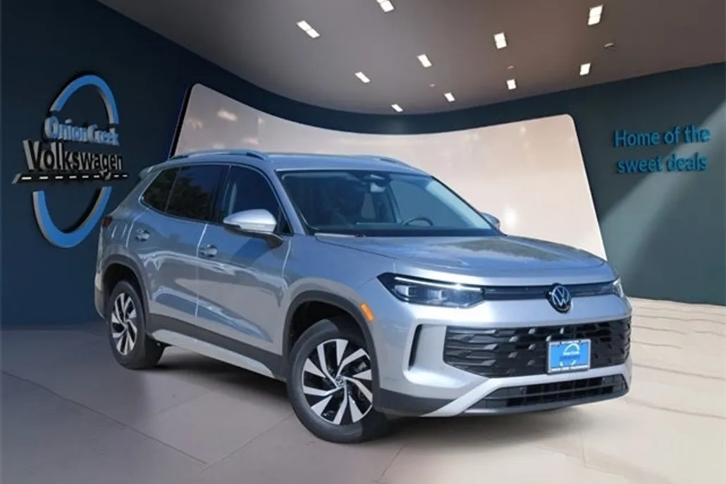 2025 Volkswagen Tiguan S photo 1