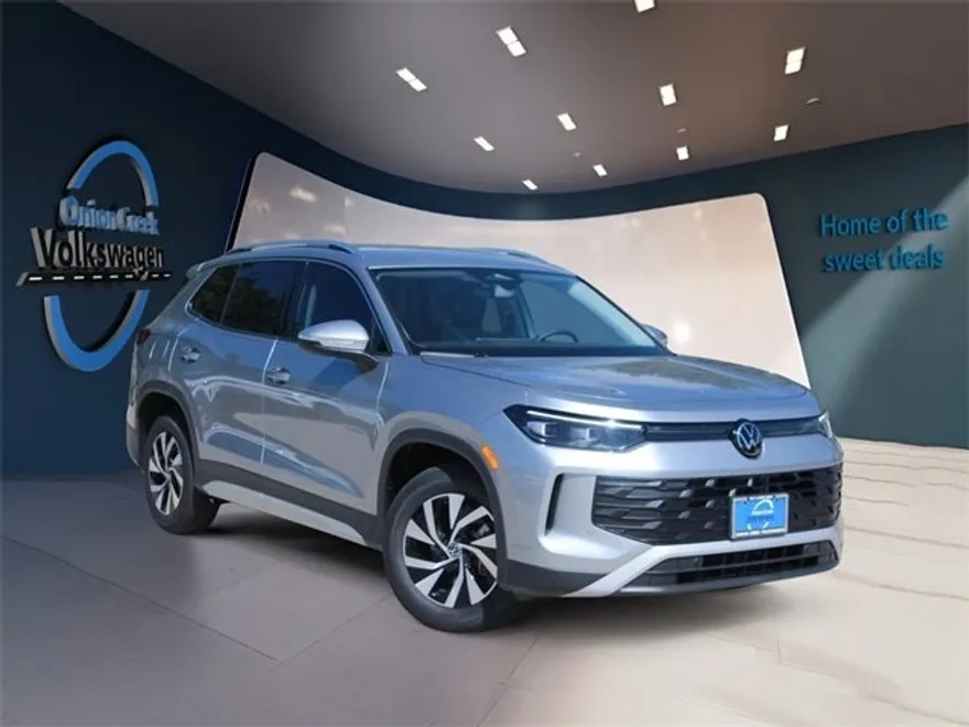 2025 Volkswagen Tiguan S photo 1