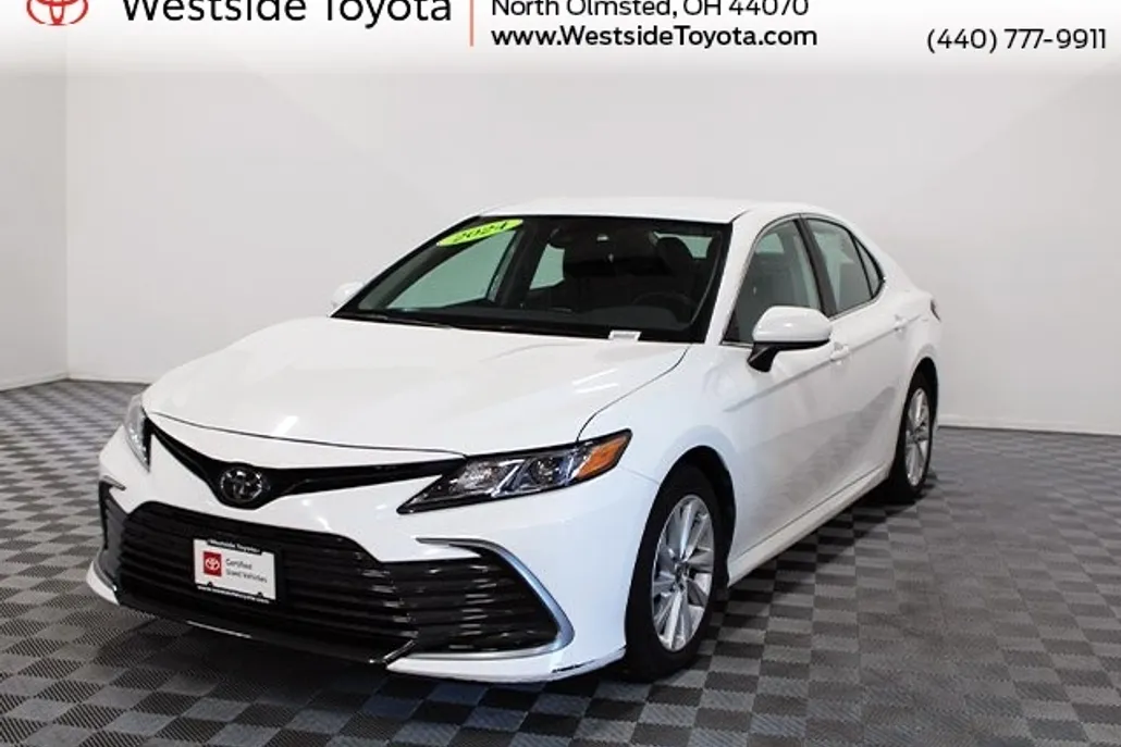 2024 Toyota Camry LE photo 1