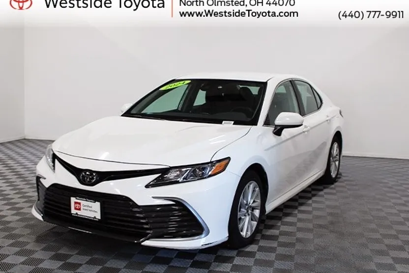 2024 Toyota Camry LE photo 1