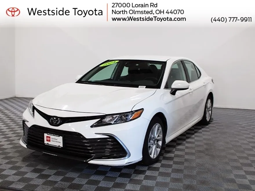 2024 Toyota Camry LE photo 1
