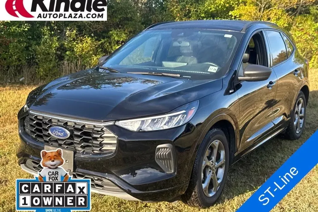 2023 Ford Escape ST-Line photo 1
