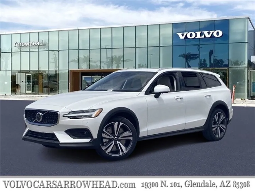 2025 Volvo V60 Cross Country B5 Plus photo 1